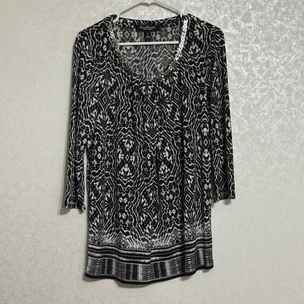 Gloria Vanderbilt‎ Geometric Animal Print Embellished Neckline 3/4 Sleeve Top M